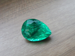 テリ綺麗★鑑別付　vivid green エメラルド　ペアシェイプ　約4.12ct　ルース　リングやペンダントに！ 