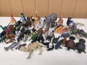 kk511● 【現状品】動物・恐竜フィギュアまとめて 計56体セット おもちゃ 玩具/60