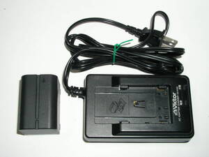 7322★ Victor AC ADAPTER CHARGER AA-V40 + リチウムイオン BATTERY PACK BN-V416、ビクター純正充電器と電池 ★29