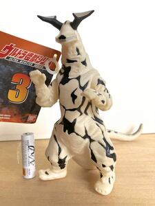 タグ付き　エレキング　３　旧　ウルトラ怪獣　タグ　バンダイ　ウルトラ怪獣シリーズ