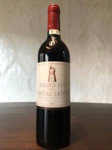 入手困難 偉大なヴィンテージ 1982 CHATEAU LATOUR シャトー ラトゥール GRAND CRU 750ml赤 PAUILLACポイヤックFRANCE 100パーカーポイント