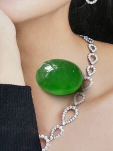 海麗　天然翡翠裸石 アイスジェイダイト カボションルース　高級jewelryジュエリーオーダーメイド用 綺麗な緑色 重さ24.0ct MIRE1144