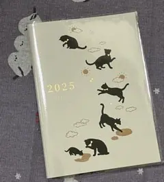 ねことお天気　2025年　スケジュール帳　ベージュカラー　A6サイズ　手帳