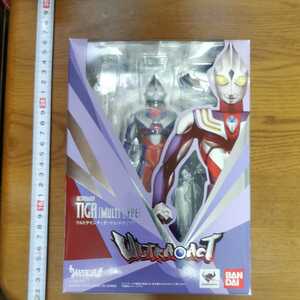 ウルトラマンティガ ウルトラアクト ultra act リニューアル版 箱付き フィギュア