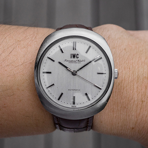 (61) 稼働美品 ★ IWC 自動巻き ★ 1968年 ワンピースケース　アンティーク メンズ