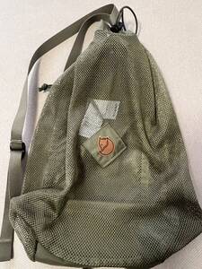 FJALLRAVEN (フェールラーベン) SINGI MESH BAG