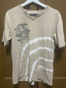 【USED】 Tシャツ メンズ M ベージュ Vネック 龍 竜 柄 ドラゴン