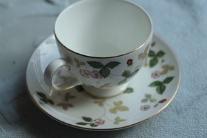 ウェッジウッド WEDGWOOD ワイルドストロベリー カップ＆ソーサー　ティーカップコーヒーカップ兼用カップ