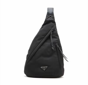 希少◇PRADA プラダ ボディバッグ トライアングルプレート Re-Nylon ワンショルダーバッグリナイロン ブラック ユニセックス