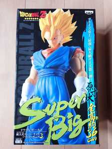 ドラゴンボールZ 組立式スーパーサイズソフビフィギュア3 超サイヤ人ベジット 新品