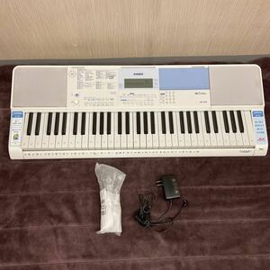 営AB33-160Y CASIO カシオ 光ナビゲーションキーボード LK-515 2020年製 キーボード 楽器 61鍵盤 マイクあり 通電動作確認済