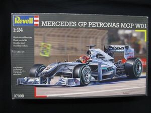 ★　レベル　　1/24 メルセデス　GP PETRONAS MGP W01 　★