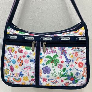 □3−3157 美品 LeSportsac レスポートサック レディース ショルダーバッグ 斜めがけバッグ ハワイ柄 ネイビー系 白 花柄