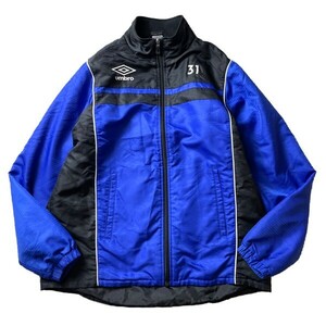 非売品! Umbro アンブロ 山村学園高校 サッカー部 スポーツウェア ナイロンジャケット ジャージ 中綿 支給品 ブルー ブラック L メンズ