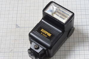 ＃633　発光確認　SUNPAK　B-3000　ホットシュー仕様　付属品なし