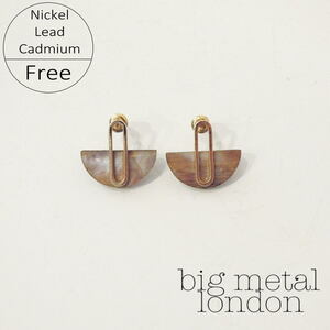 30%OFF big metal london ウッドシェル付きピアス レディース 新品 木 貝 スタッド 通販 おしゃれ アクセサリー ビッグメタルロンドン