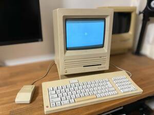 【動作品】Apple Macintosh SE ＋ ピンク軸キーボード ＋ マウス