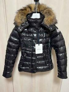 未使用・本物保証☆MONCLER ARMOISE アモワーズ 人気ラクーンファー TG2 黒色 ブラック色 ダウンジャケット