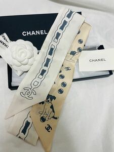 出品終了！【定価以下】レア♪CHANEL シャネル　ヘアバンド　細スカーフ　ツイリー　犬　ベージュ