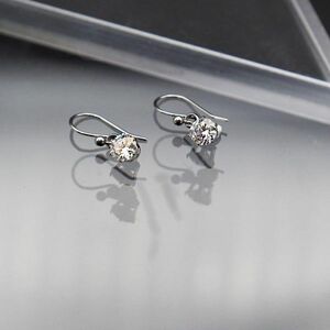 モアサナイト 0.5ct　揺れる　フックピアス　サージカルステンレス