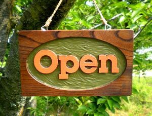 木製　看板「Open」「Closed」2枚セット　　 1～2日で発送いたします。