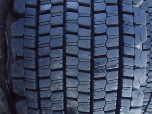 ○　パ5787　◆245/70Ｒ19.5　6本価格◆　送料無料　Ｗ900　地山 溝有り 低床 大型トラック 積載車 ユニック 増トン車　スタッドレス　冬