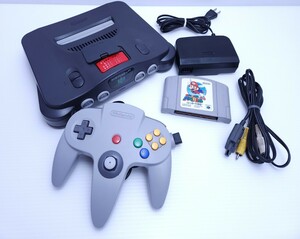 動作品/ 美品 N64 任天堂 ニンテンドー64 NINTENDO64 2コントローラーACアダプタ+メモリー拡張パック ハイレゾパック NUS-007 (H-135)