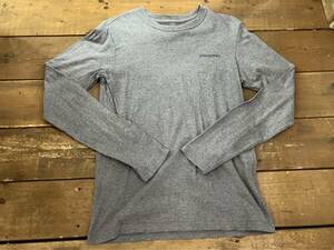 patagonia / パタゴニア 長袖tシャツ 両面プリント ロゴプリント ｘｓサイズ コットン１００％ グレー used