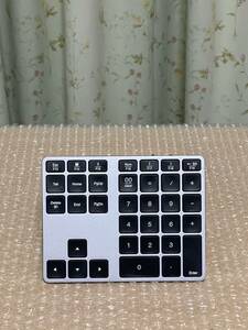 ★15★Kcblue☆キーボード・10キー☆①☆充電式☆Bluetooth☆Apple Magic Keyboardにマッチするデザイン☆新品未使用☆