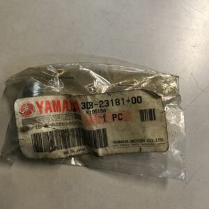 M2623 YAMAHA フロントフォークボルト　新品　品番3D8-23181-00 FZ-1 フェザー