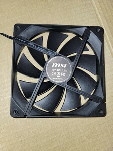 MSI 14cm　速度可変４ピンコネクタ　空冷ファン