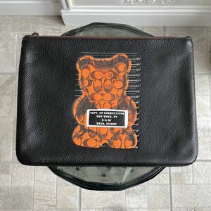 ◆新品未使用◆COACH コーチ ヴァンダル ガミーベア スムースレザー シグネチャー ウィズビー コラボ クラッチバッグ 黒 F77886 メンズ