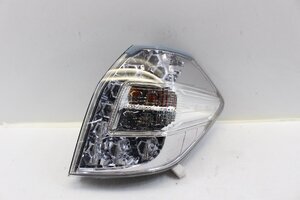 美品/破損無　フィットシャトル　GP2　ハイブリッド　前期　LED　テールライト　右　右側　スタンレー　W0020　33500-TF7-J01　339499