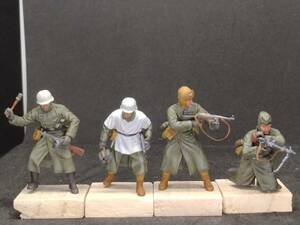 【塗装済み・完成品】1/35 ドラゴン　GERMAN 6th ARMY(STALINGRAD 1942-43)　ドイツ 第6軍 スターリングラート　6017 DORAGON