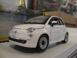 即決可☆ブラーゴ1/24 FIAT500 ニューチンク ラウンジ？ 2007 ホワイト ボンネット*ドア開閉機構付き☆