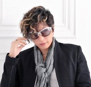 極美品★GACKT同型同色★バイカラーサングラス VX-i-19xx　VARTIX 　ヴァティックス プラダ原型PRADA spr14g ガクト 白 黒 (７７)