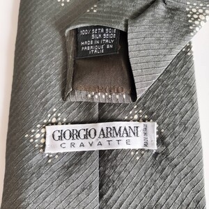 GIORGIO ARMANI(ジョルジオアルマーニ)グレー中スクエアデザインネクタイ