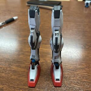 ガンプラ　機動戦士ガンダム　ジャンク品　パーツ　旧MG ストライクガンダム　両足