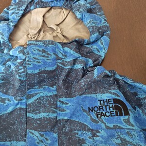 THE NORTH FACE パーカー HOODIE 青　キッズ110 レインジップアップパーカー　男女可能男の子女の子　迷彩カモフラージュ