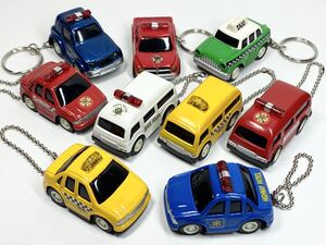 ■キーホルダー■ライト点灯 ミニカー（三菱パジェロ、トヨタ クラウン、日産キャラバン、シボレー）パトカー、ファイアーチーフ、タクシー