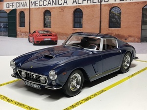 KK scale 1/18 Ferrari 250 GT SWB Passo Corto 1961 ブルーメタリック ダイキャスト製　フェラーリ