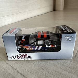 【A0315-7】未開封品『Action 1/64 ナスカー Denny Hamlin #11 FedEx Express 2012 Camry C112866FEDH』ミニカー レーシングカー