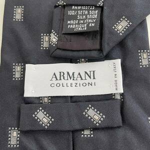 ARMANI COLLEZIONI（アルマーニコレツィオーニ） ネイビー四角ストライプネクタイ