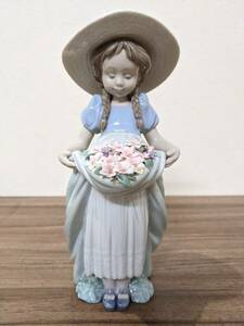 【6107】1円スタート!! Lladro リヤドロ No.6756 「たくさん摘めたよ」 フィギュリン 陶器人形 少女 花 置物 アンティーク