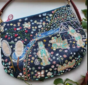 ハンドメイド　バッグ　handmade 手刺繍　刺繍 可愛い　アート おしゃれ ミナペルホネン　fun デニム デザイン Tarte 個性的　パッチワーク