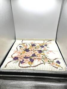 【良品】BURBERRYS　バーバリー　スカーフ　ショール　ストール　花　フラワー　ストライプ　シルク　59×59