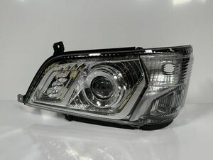 極美品/破損キズなし/低走行 ダイナ デュトロ XZU700 純正 12V 左ヘッドライト LED レべライザー付 81070-37771 37-25 ト 管理24047h10