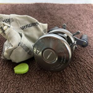 SHIMANO リール ベイトリール AXIS101 RH451 美品