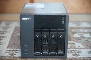 QNAP TVS-471 4ベイNAS 中古 QTS 5.2 Core-i3モデル(TVS-471-i3)