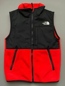 送料無料　ノースフェイス　超美品　ロゴ　ベストused 140フリースベスト NORTHFACE 赤黒